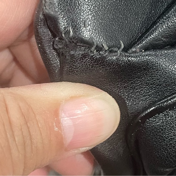 Bugatti bag pack black leather . Used. Condition 9:10 - Picture 6 of 13